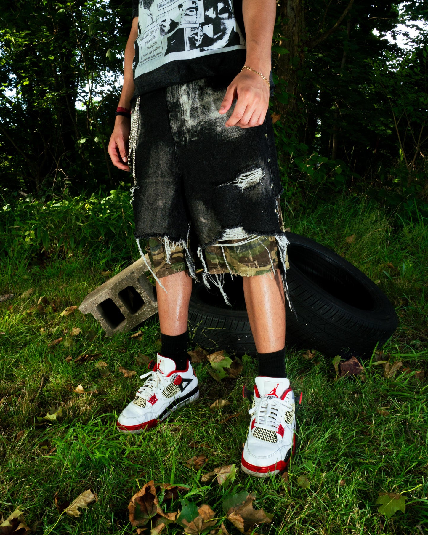 Thrashed Camo Jorts